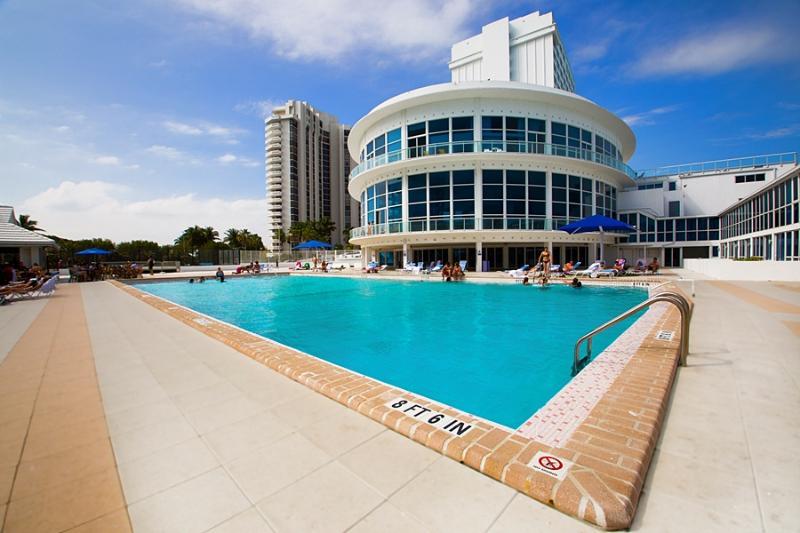 Collins Apartments By Design Suites Miami Beach Exterior foto